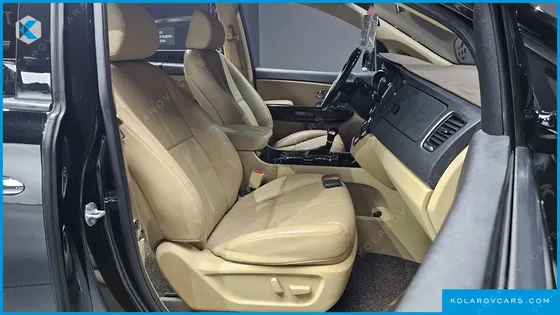 KIA CARNIVAL 7-SEATER LIMOUSINE