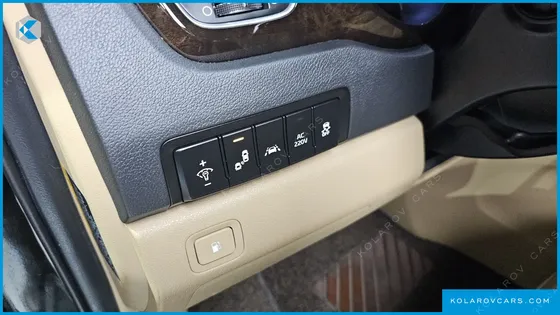 KIA CARNIVAL 7-SEATER LIMOUSINE