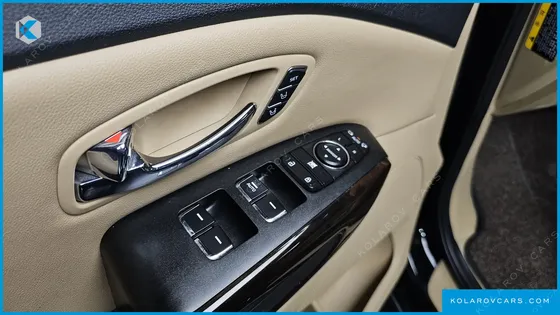 KIA CARNIVAL 7-SEATER LIMOUSINE