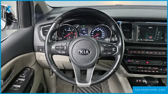 KIA CARNIVAL 9-SEATER PRSTIGE