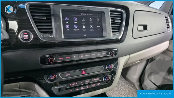 KIA CARNIVAL 9-SEATER PRSTIGE