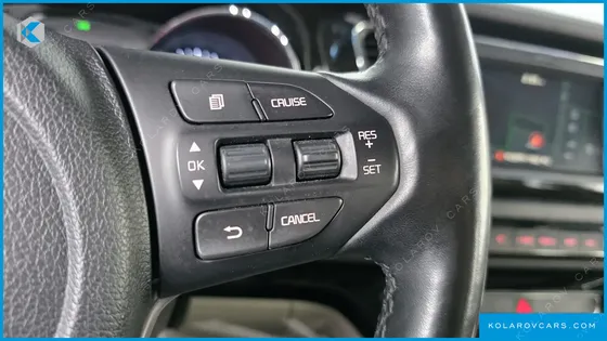 KIA CARNIVAL 9-SEATER PRSTIGE