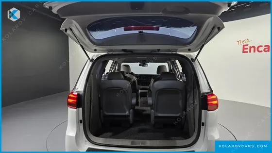 KIA CARNIVAL 9-SEATER PRSTIGE