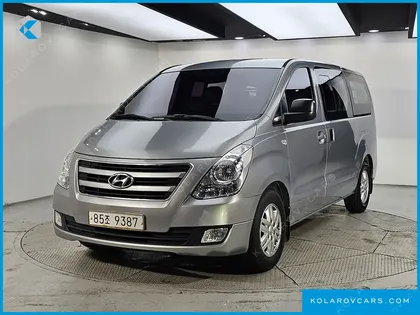 HYUNDAI STAREX 5-SEATER VAN