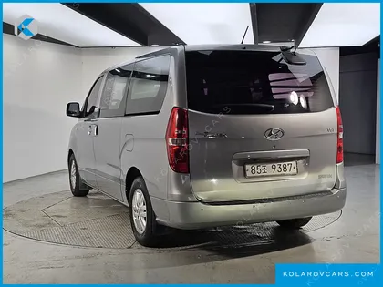 HYUNDAI STAREX 5-SEATER VAN