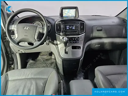 HYUNDAI STAREX 5-SEATER VAN