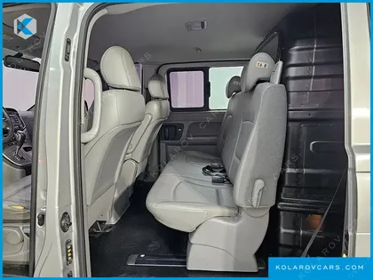 HYUNDAI STAREX 5-SEATER VAN