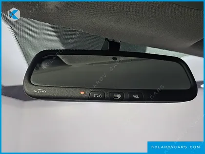 HYUNDAI STAREX 5-SEATER VAN