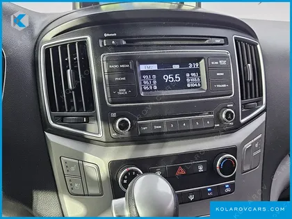 HYUNDAI STAREX 5-SEATER VAN