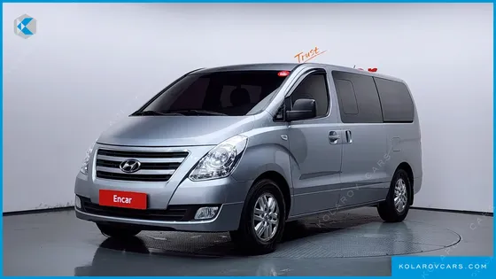 HYUNDAI STAREX 5-SEATER VAN