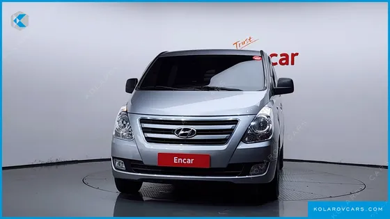 HYUNDAI STAREX 5-SEATER VAN