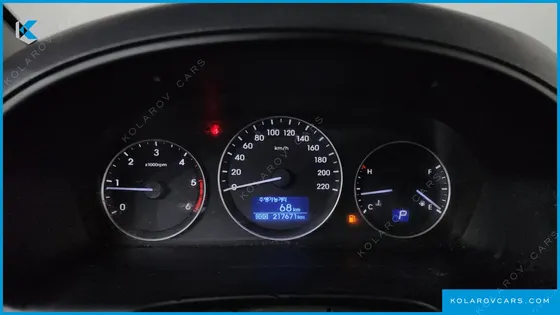 HYUNDAI STAREX 5-SEATER VAN