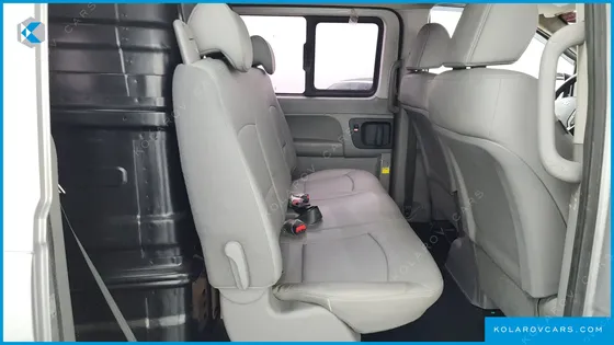 HYUNDAI STAREX 5-SEATER VAN