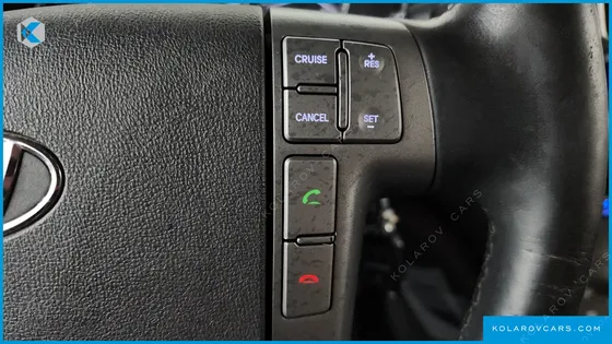 HYUNDAI STAREX 5-SEATER VAN