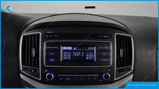 HYUNDAI STAREX 5-SEATER VAN