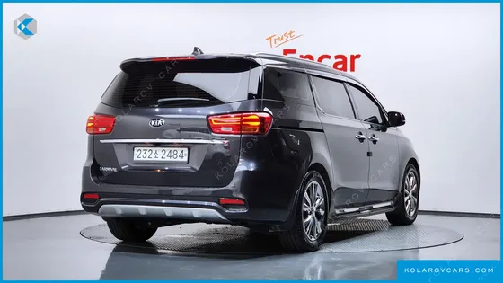 KIA CARNIVAL GASOLINE 9-SEATER PRESTIGE