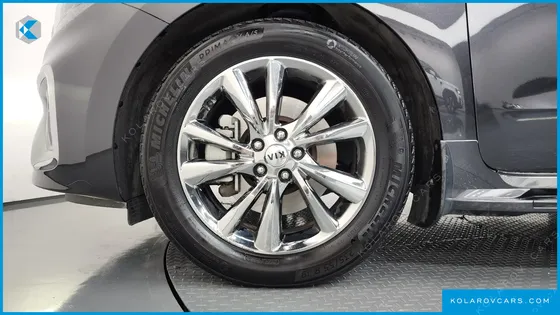 KIA CARNIVAL GASOLINE 9-SEATER PRESTIGE