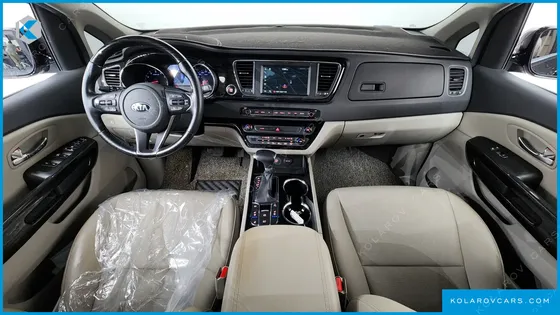 KIA CARNIVAL GASOLINE 9-SEATER PRESTIGE