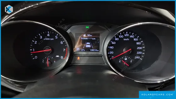 KIA CARNIVAL GASOLINE 9-SEATER PRESTIGE