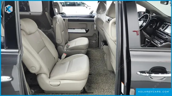 KIA CARNIVAL GASOLINE 9-SEATER PRESTIGE