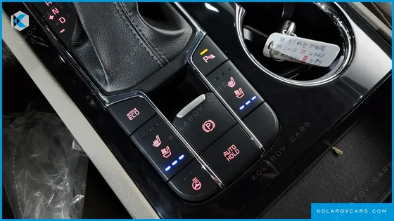 KIA CARNIVAL GASOLINE 9-SEATER PRESTIGE
