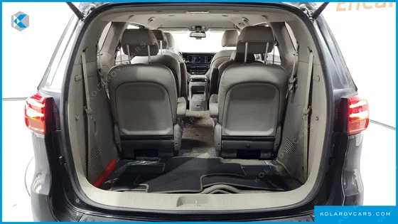 KIA CARNIVAL GASOLINE 9-SEATER PRESTIGE