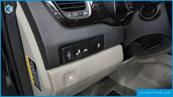 KIA CARNIVAL GASOLINE 9-SEATER PRESTIGE