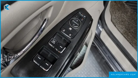 KIA CARNIVAL GASOLINE 9-SEATER PRESTIGE