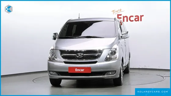HYUNDAI STAREX 5-SEATER VAN