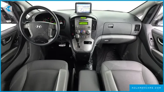 HYUNDAI STAREX 5-SEATER VAN