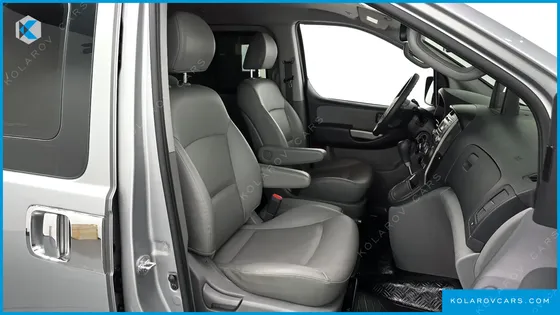 HYUNDAI STAREX 5-SEATER VAN