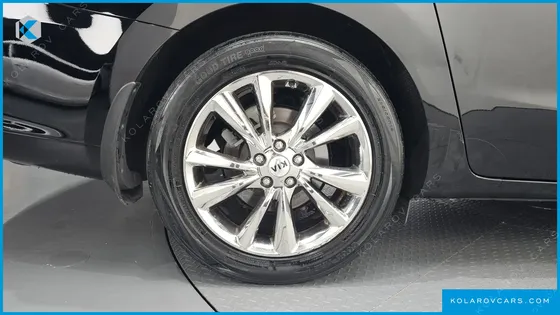 KIA CARNIVAL 9-SEATER PRSTIGE