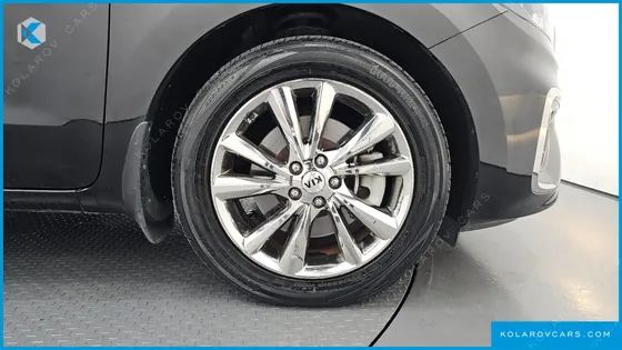 KIA CARNIVAL 9-SEATER PRSTIGE