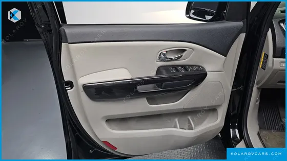 KIA CARNIVAL 9-SEATER PRSTIGE