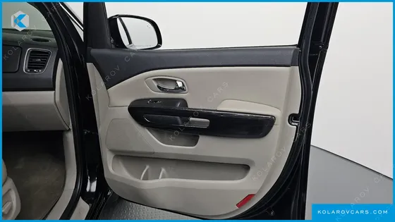 KIA CARNIVAL 9-SEATER PRSTIGE