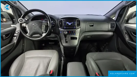 HYUNDAI STAREX 5-SEATER VAN
