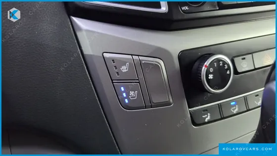 HYUNDAI STAREX 5-SEATER VAN