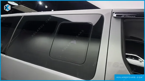 HYUNDAI STAREX 5-SEATER VAN