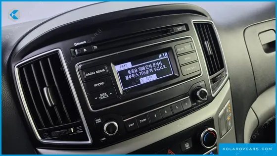 HYUNDAI STAREX 5-SEATER VAN