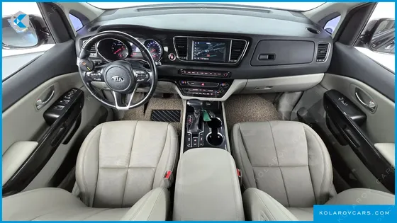 KIA CARNIVAL 9-SEATER NOBLESSE