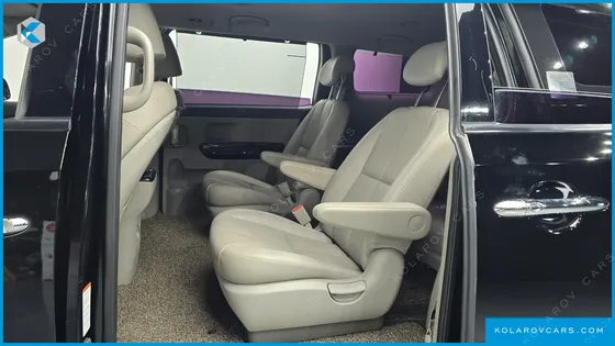 KIA CARNIVAL 9-SEATER NOBLESSE