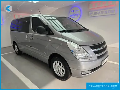 HYUNDAI STAREX 5-SEATER VAN
