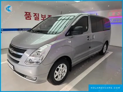HYUNDAI STAREX 5-SEATER VAN