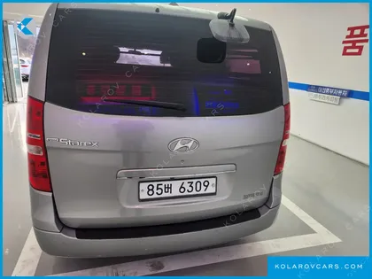 HYUNDAI STAREX 5-SEATER VAN