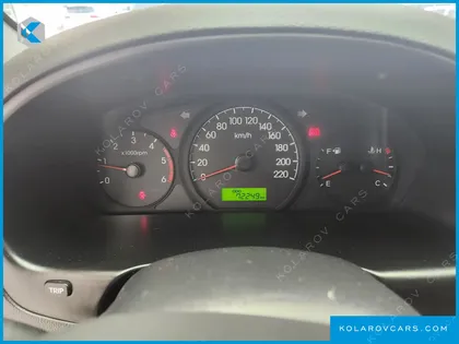 HYUNDAI STAREX 5-SEATER VAN