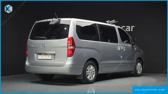 HYUNDAI STAREX 5-SEATER VAN