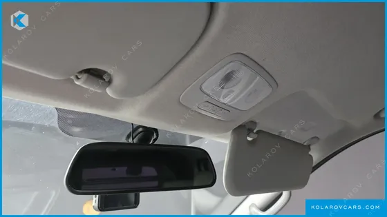 HYUNDAI STAREX 5-SEATER VAN