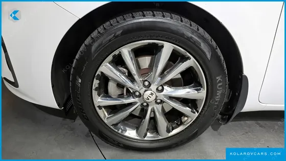 KIA CARNIVAL 9-SEATER PRSTIGE