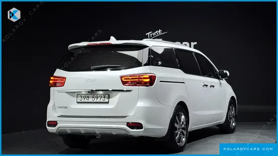 KIA CARNIVAL 9-SEATER PRSTIGE