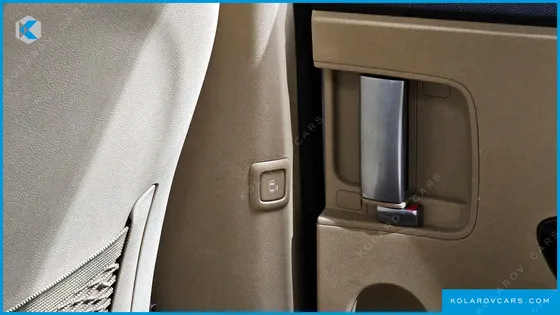 KIA CARNIVAL 9-SEATER PRSTIGE